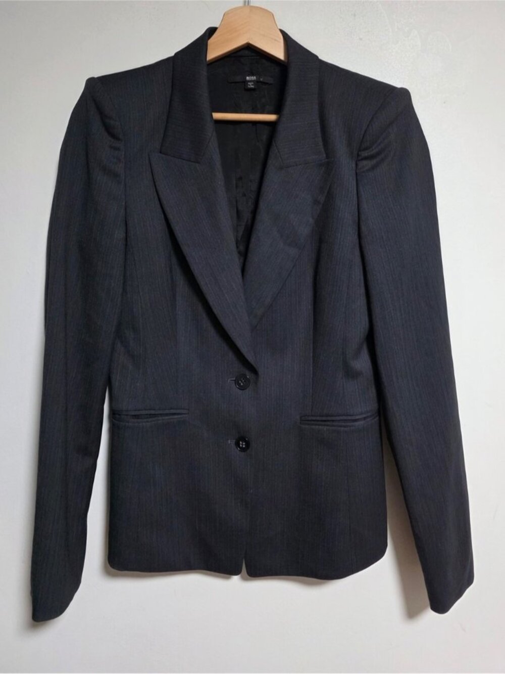 Hugo Boss Charcoal Gray Tailored Blazer – EU 36 / US 4 / UK 8 - Picture 2 of 11